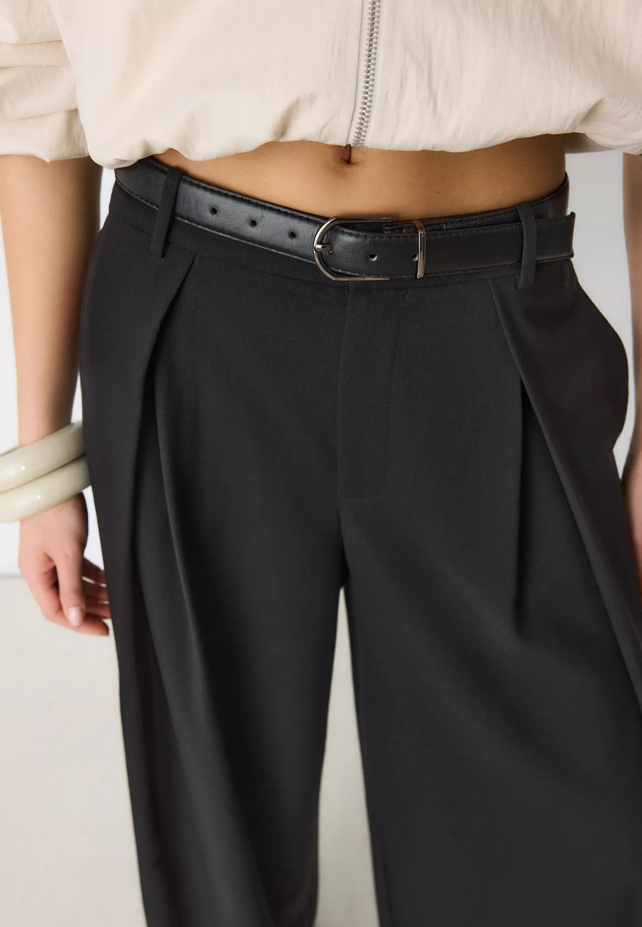 Maxi Dart Black Pleated Pants