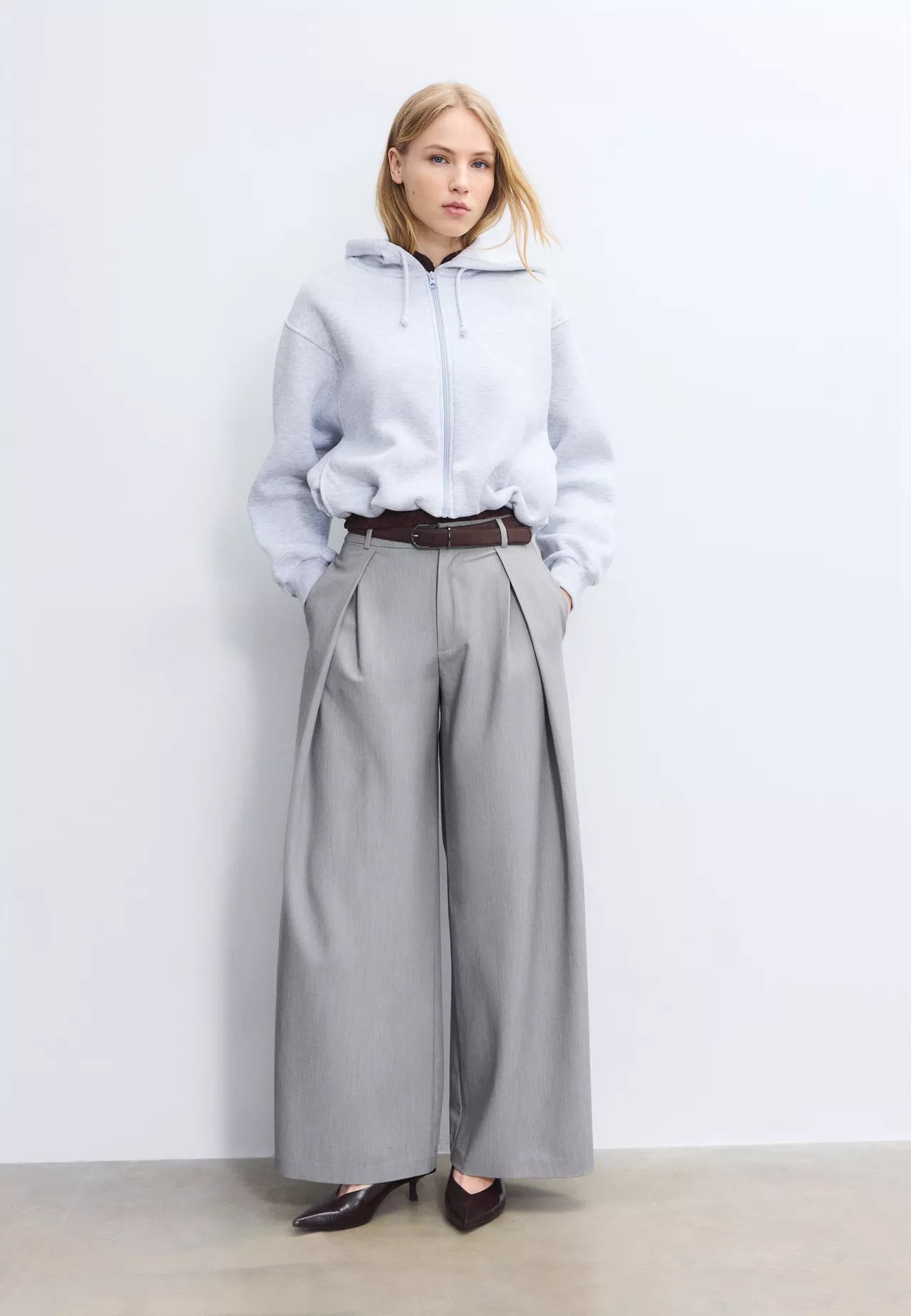 Maxi Dart Gray Pleated Pants